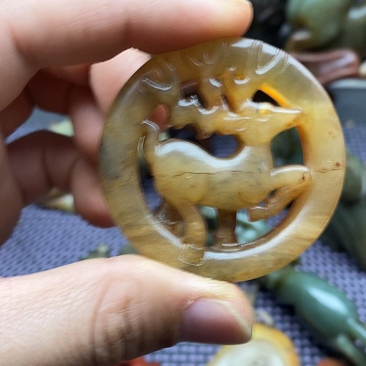 未镶嵌蛇纹石玉颈饰