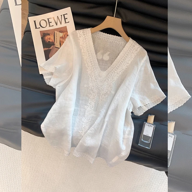 时尚刺绣V领大码短袖女亚麻衬衫女士夏季镂空宽松薄款清凉潮上衣