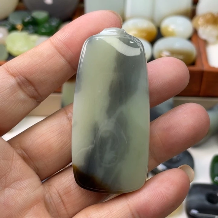 颈饰未镶嵌和田玉