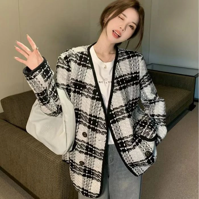 C27女装秋冬新款高级感超好看设计感短款粗花呢小香风格子外套女
