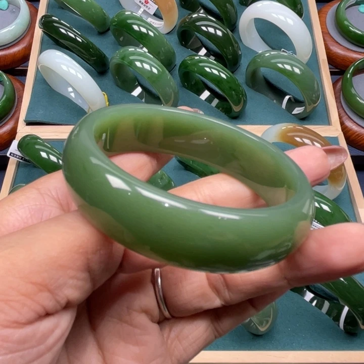 未镶嵌手镯和田玉（碧玉）