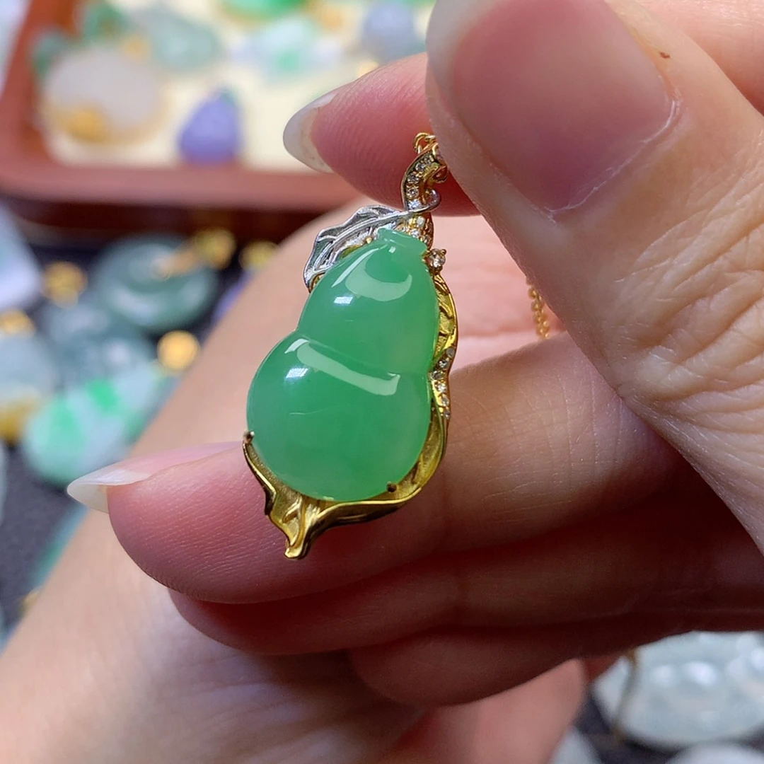 【闪购商品】吊坠(赠链)18K金镶嵌翡翠