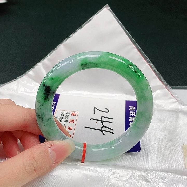 未镶嵌手镯（圆镯）翡翠翡翠手镯