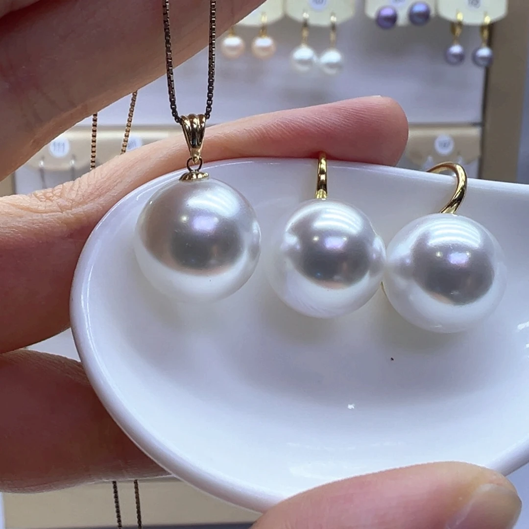 淡水珍珠18K金镶嵌吊坠(赠链)