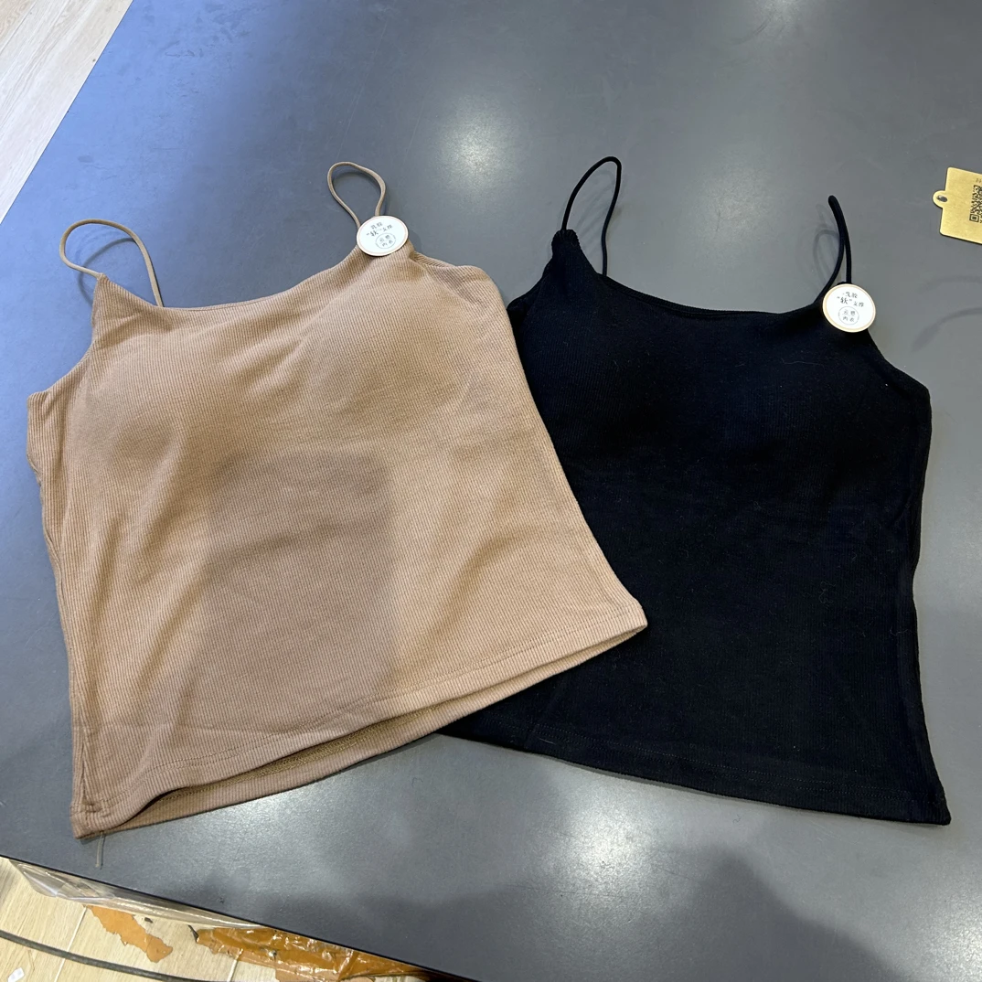 老曾童品推荐，字母刺绣磨毛细肩带吊带秋冬带胸垫纯色