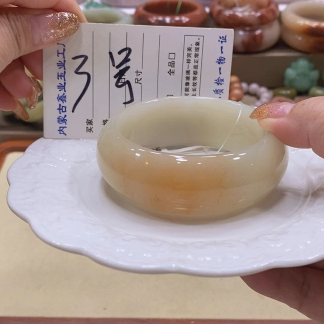 【闪购商品】未镶嵌手镯石英质玉