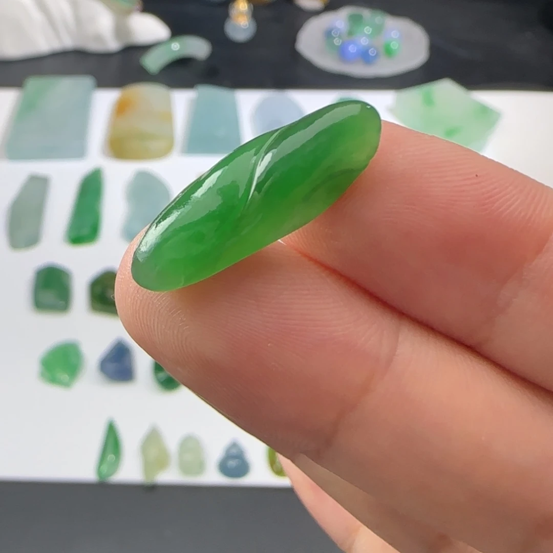 定制翡翠未镶嵌材料