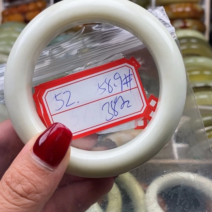 蛇纹石玉颈饰未镶嵌S****t