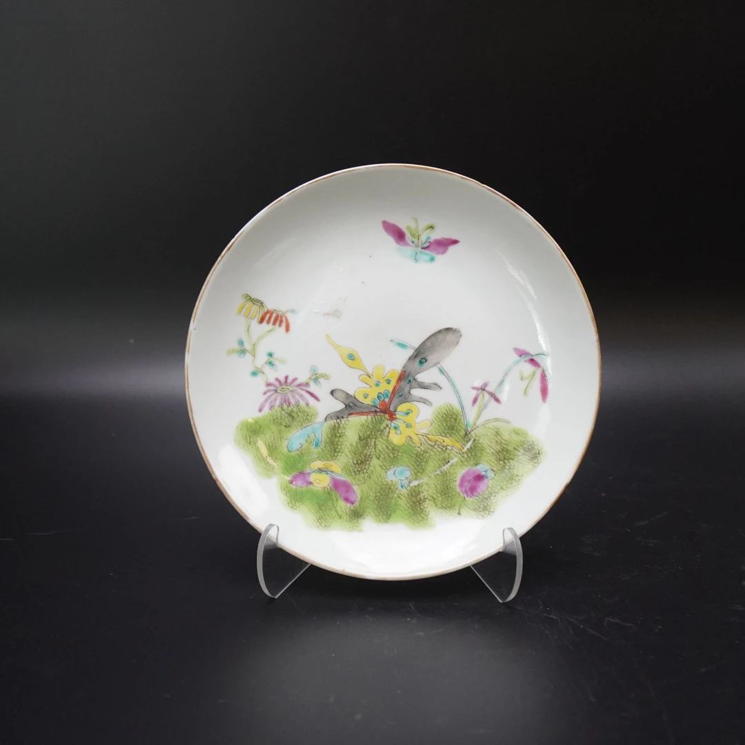 Lot.25071515清同治粉彩蝶恋花描金赏盘 直径：约17cm