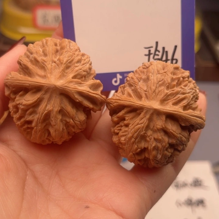 文玩核桃吊坠小*?文玩核桃把件46