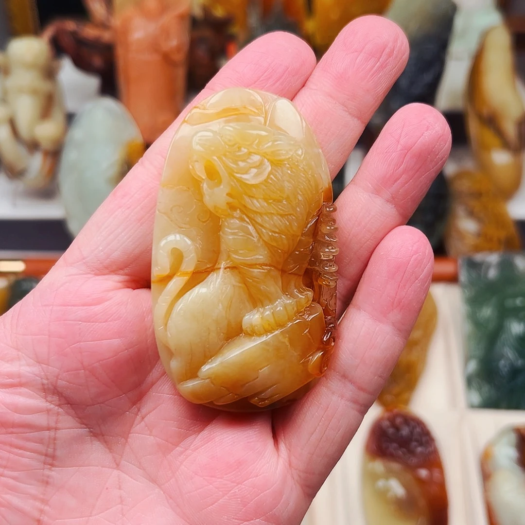 蛇纹石玉未镶嵌颈饰