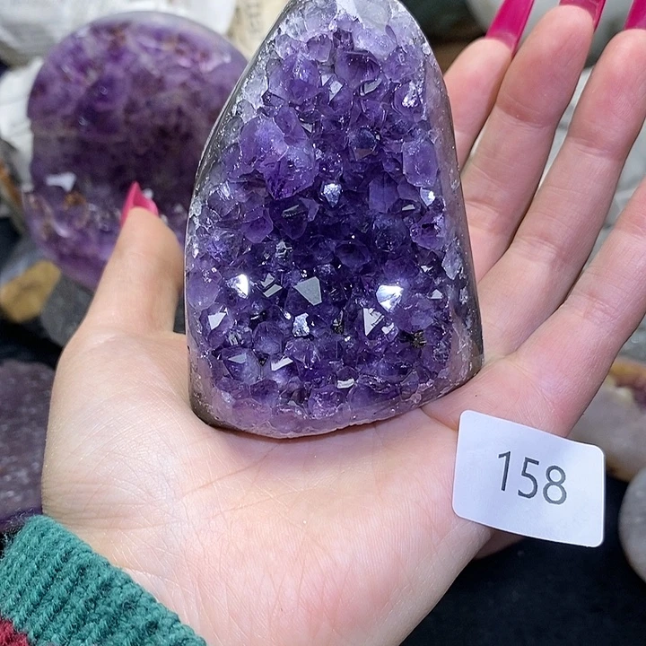 紫晶未镶嵌大型摆件（非配饰）