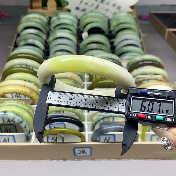 未镶嵌蛇纹石玉手镯65