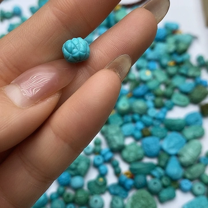 绿松石未镶嵌珠宝奇石