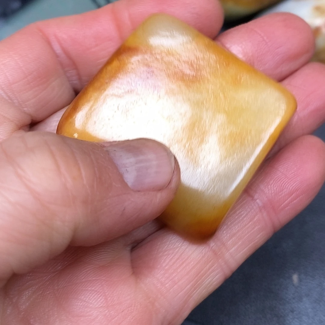 和田玉未镶嵌珠宝奇石