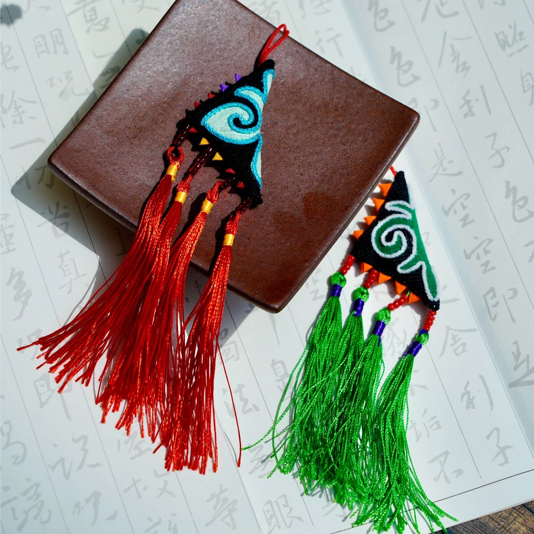 凉山文创——彝绣烟盒香包