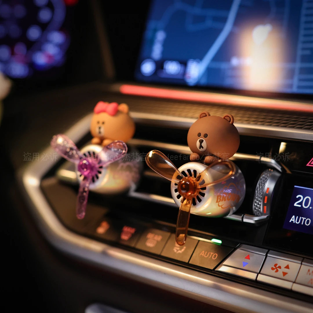 布朗熊 车载香薰汽车专用出风口香薰女生香水片可爱车内装饰摆件