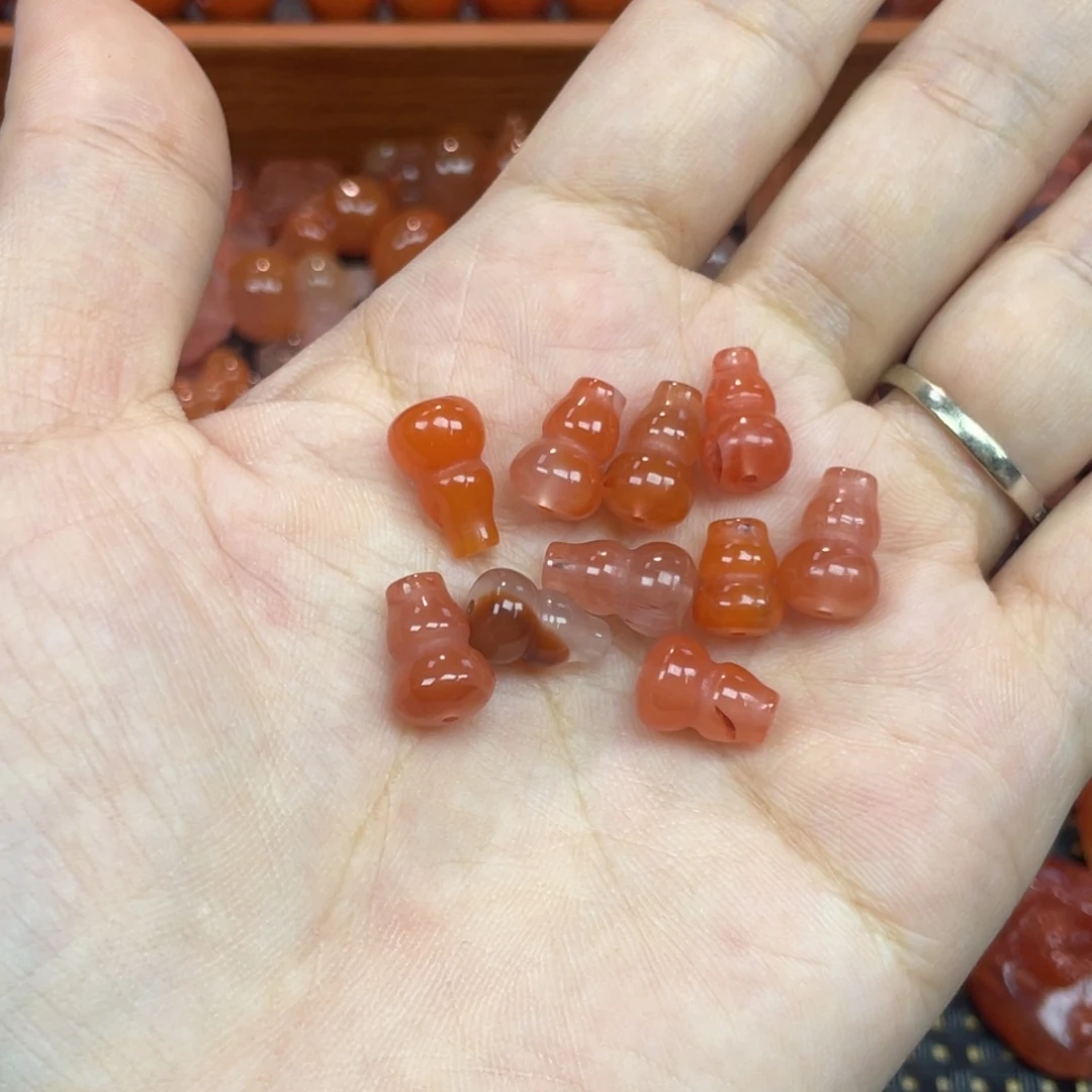 南红玛瑙未镶嵌颈饰葫芦