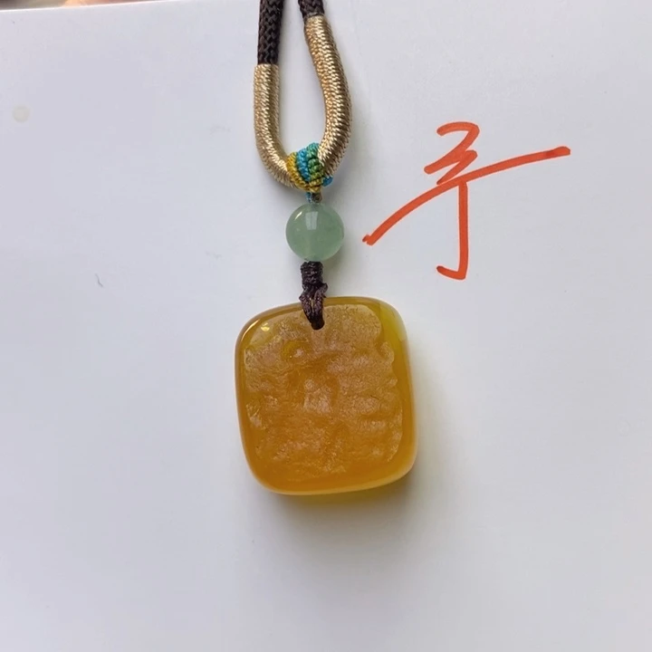 未镶嵌琥珀珠宝奇石