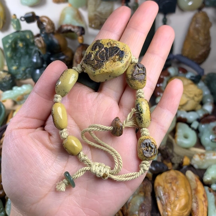 岫岩河磨玉（透闪石质玉）手链未镶嵌酥*