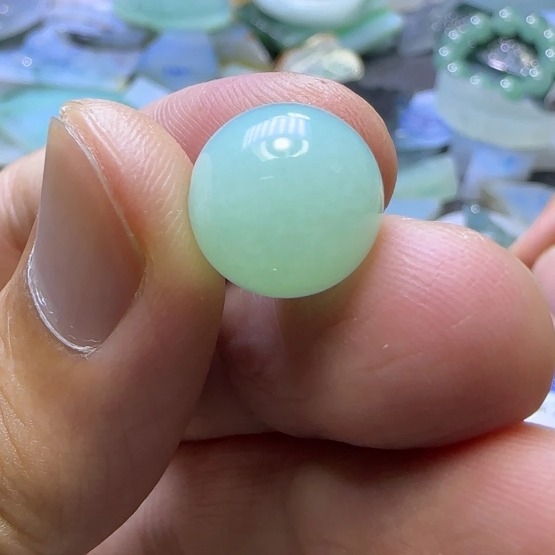 翡翠颈饰未镶嵌珠子