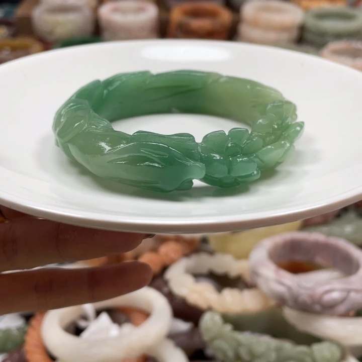 石英质玉手镯未镶嵌