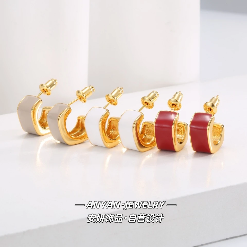 铜合金耳饰 美拉德方形耳环2025新款爆款耳钉轻奢高级复古耳饰