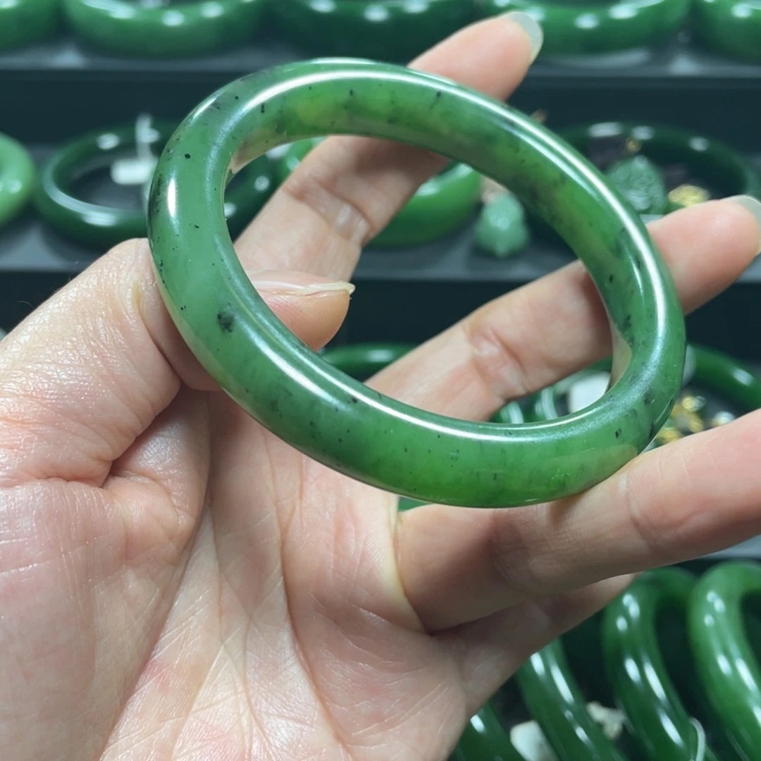 和田玉（碧玉）未镶嵌手镯