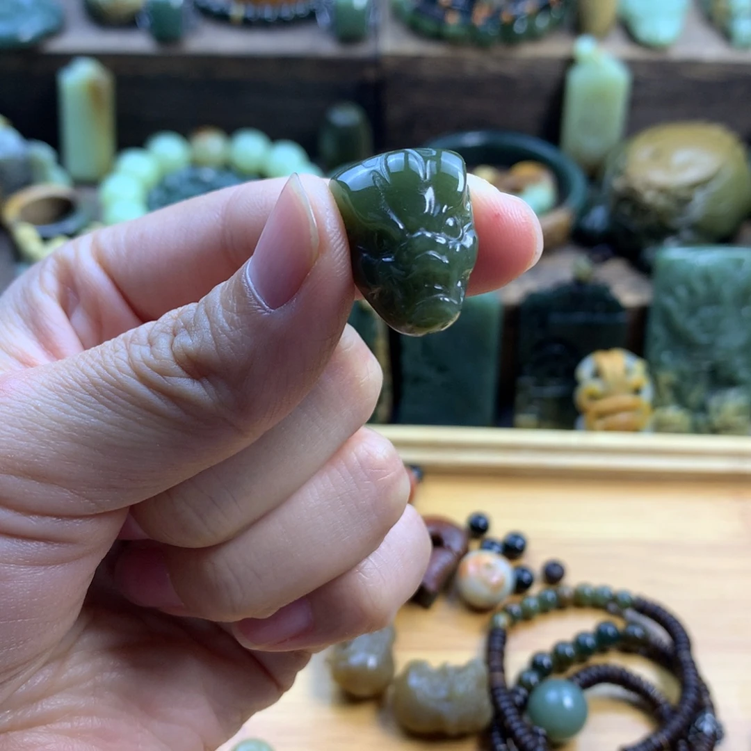 山***人未镶嵌岫岩老玉（透闪石质玉）珠宝奇石