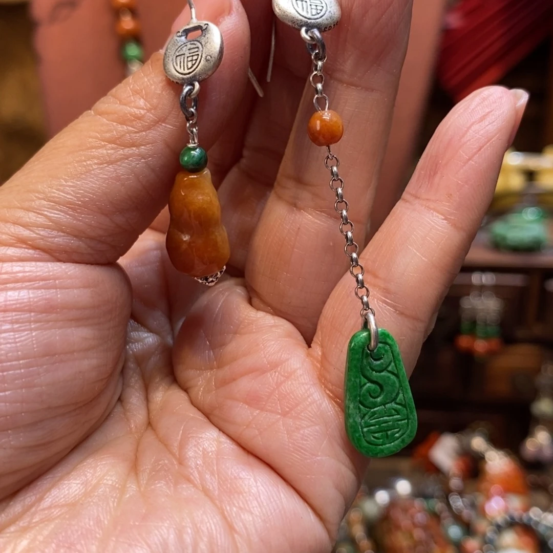 翡翠吊坠(赠链)未镶嵌