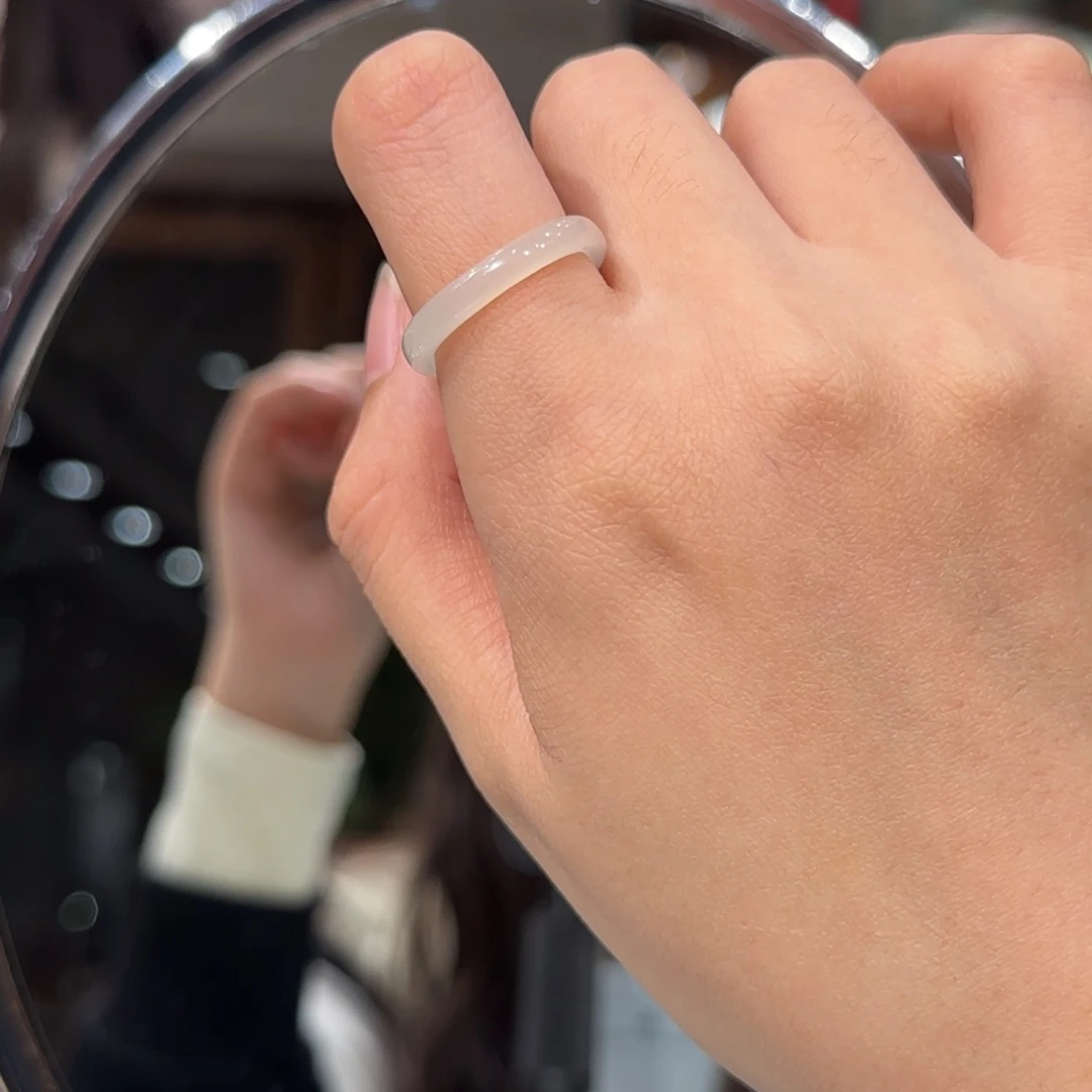 和田玉未镶嵌戒指冰白底