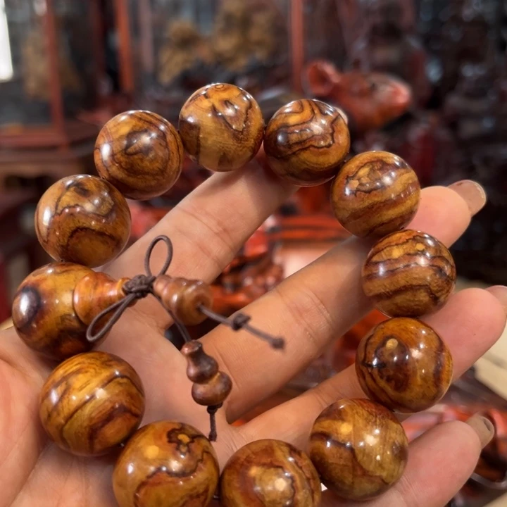 交趾黄檀（大红酸枝）越黄手串