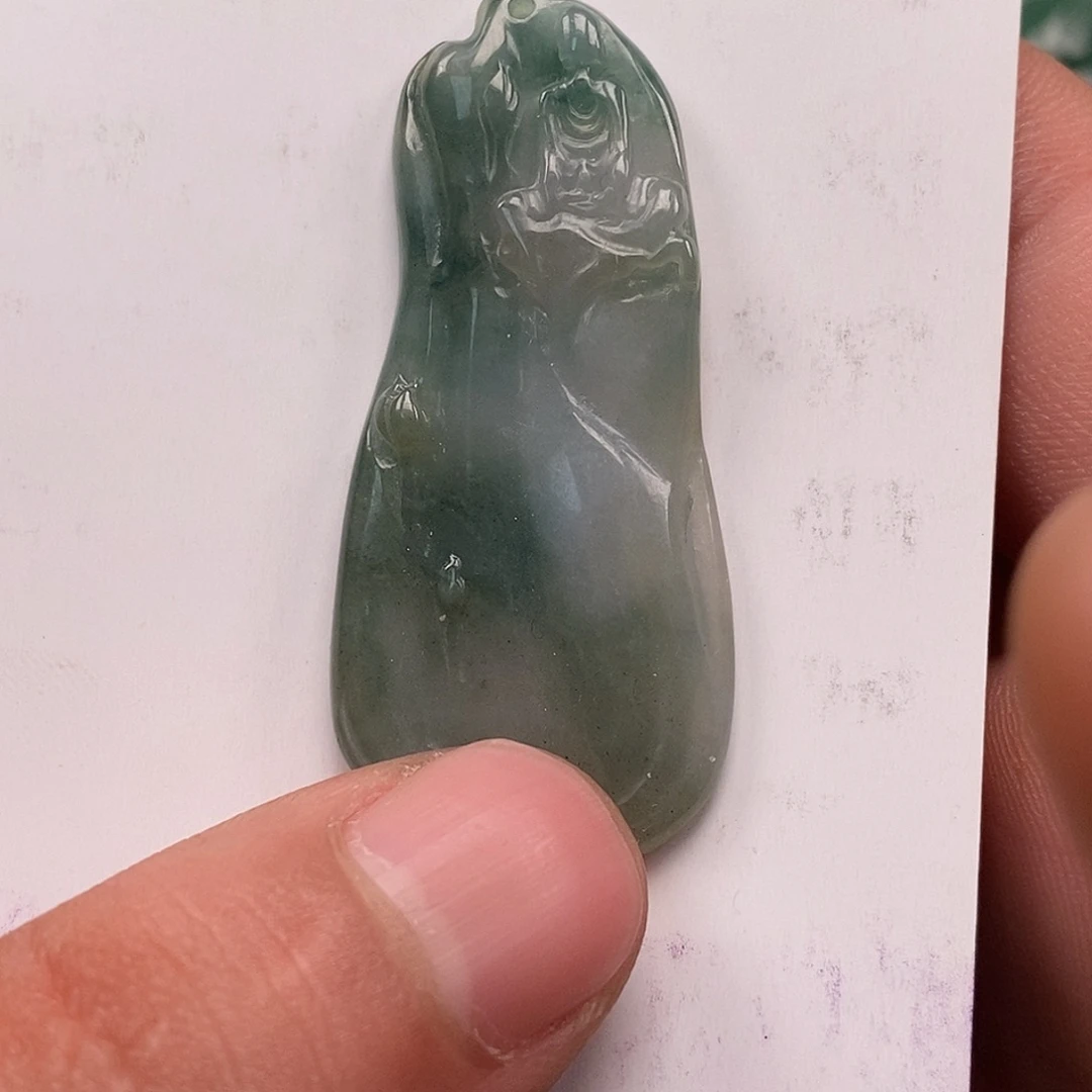 翡翠未镶嵌颈饰             18