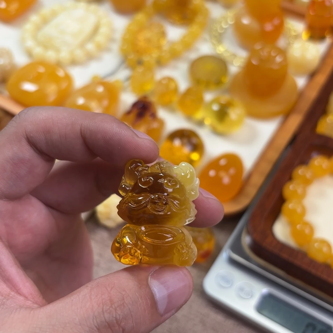 M***a蜜蜡未镶嵌裸石龙宝宝