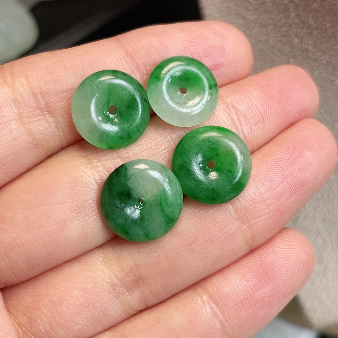 定制翡翠未镶嵌往**风小绿扣