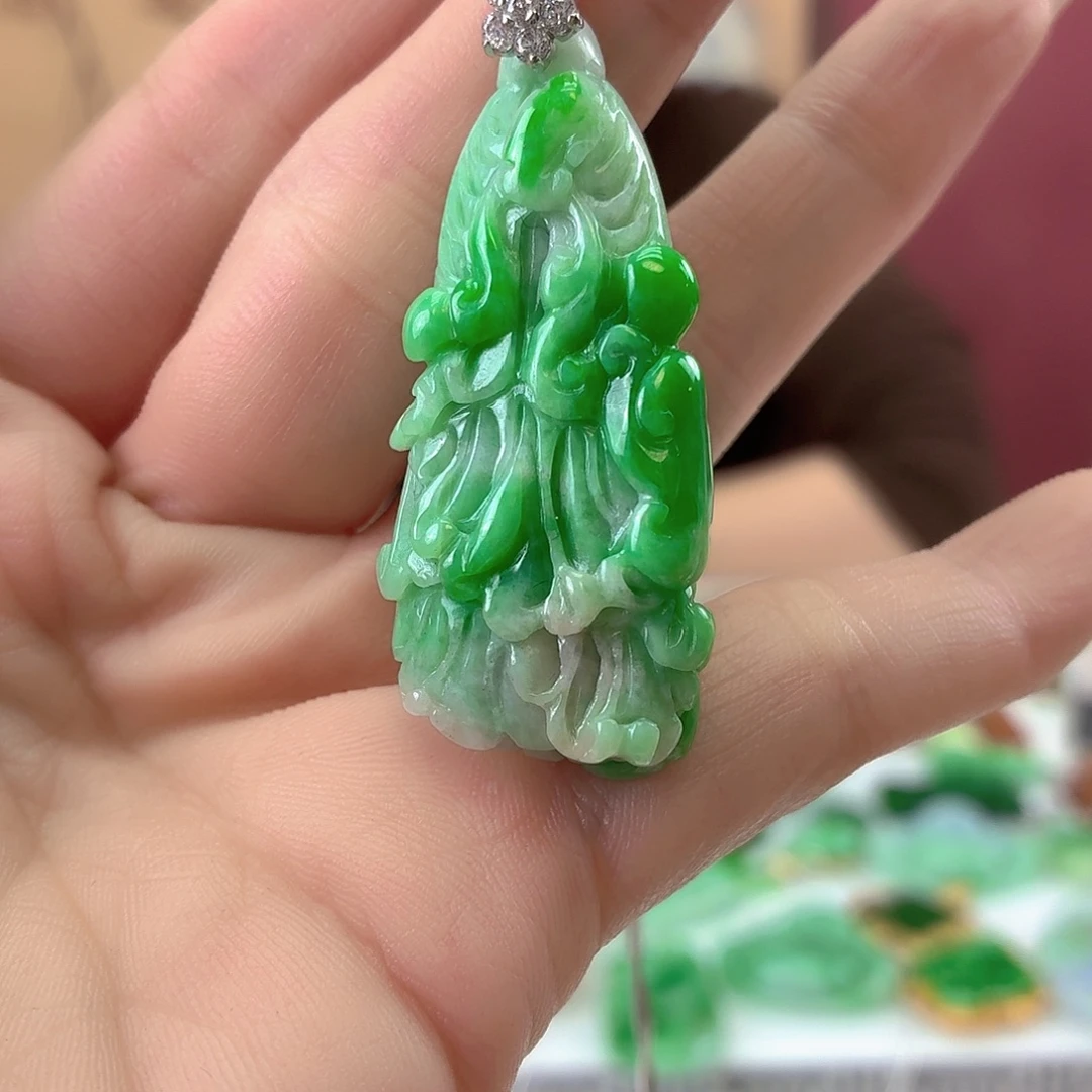 翡翠未镶嵌颈饰翡翠