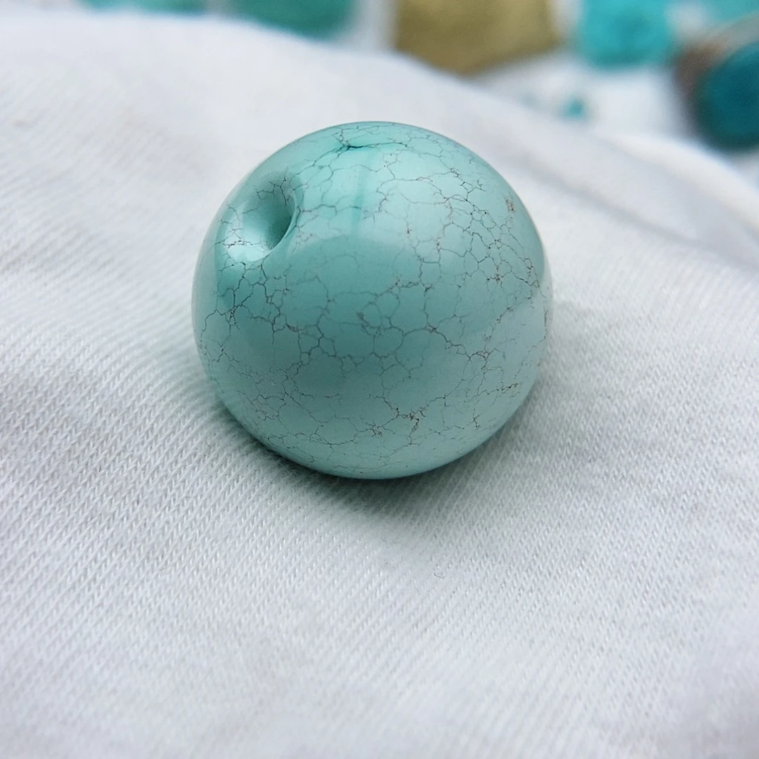 绿松石未镶嵌颈饰