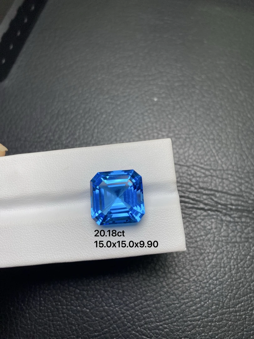20.18克拉瑞士蓝托帕石，精工正方阿斯切，全净体火彩闪，气质高雅