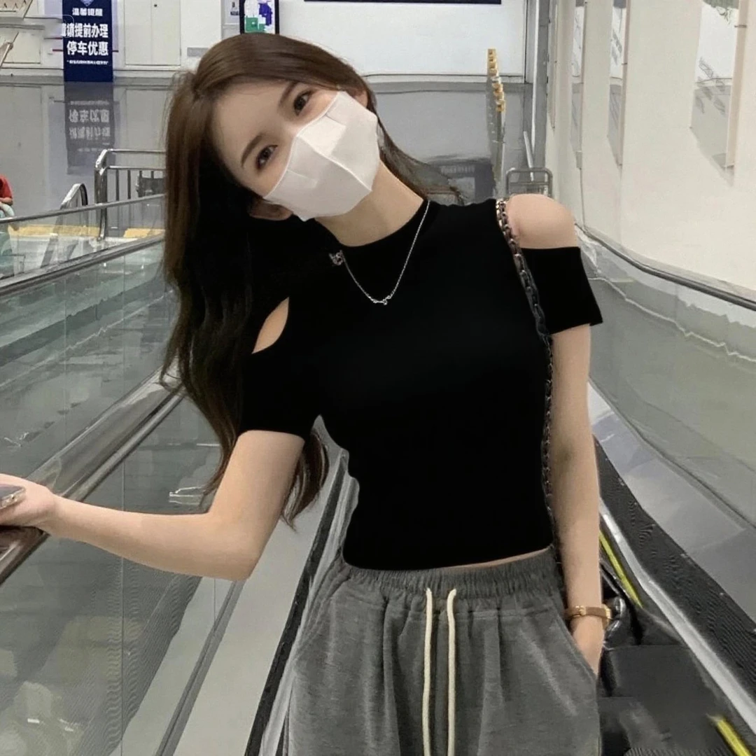 白色短袖t恤女外穿性感2025新款夏螺纹棉露肩修身痞帅炸街风女装