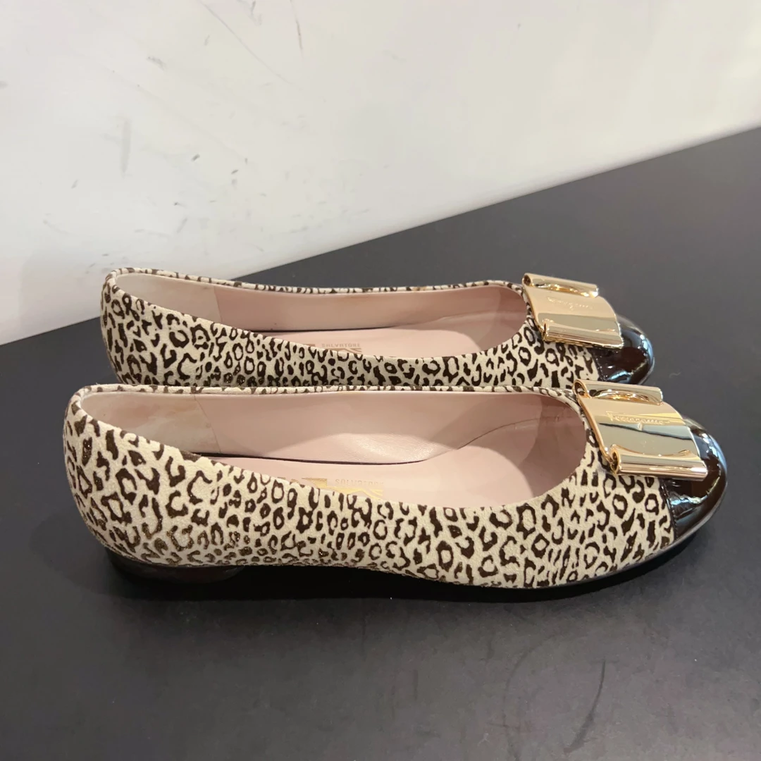 99新 FERRAGAMO/菲拉格慕 平底鞋 尺码37.5成色看直播GSS29621