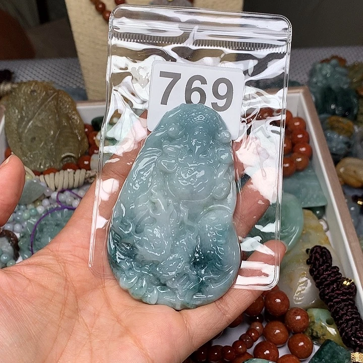 翡翠未镶嵌颈饰宇*翡翠