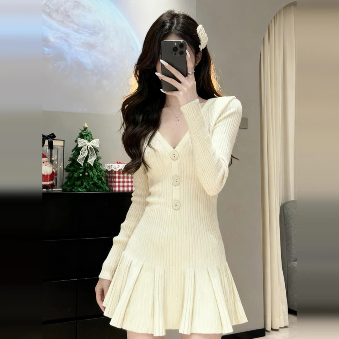 法式v领紫色针织连衣裙子女秋冬季2025新款小个子气质收腰a字短裙