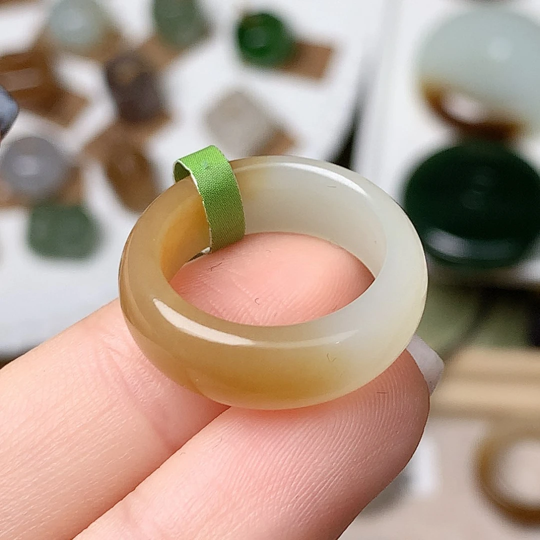 未镶嵌戒指和田玉瑟**淘