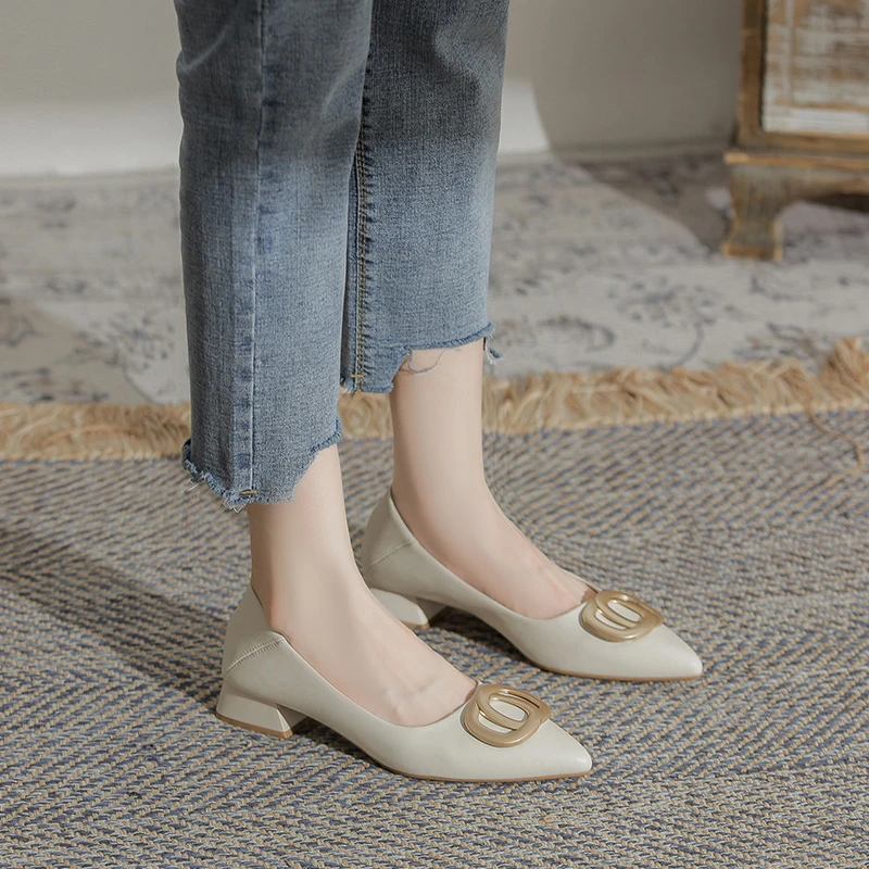 法式尖头真皮单鞋2025新款软皮温柔气质百搭浅口粗跟时尚浅口单鞋
