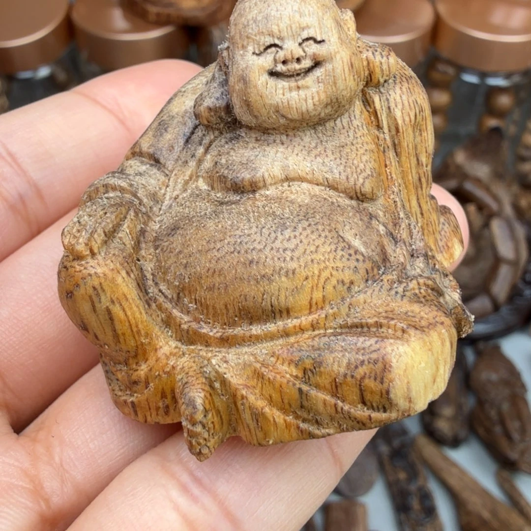 沉香沉香碎屑柬埔寨菩萨弥勒佛 8.8 克