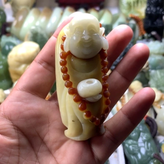 清***月未镶嵌蛇纹石玉岫玉手把件