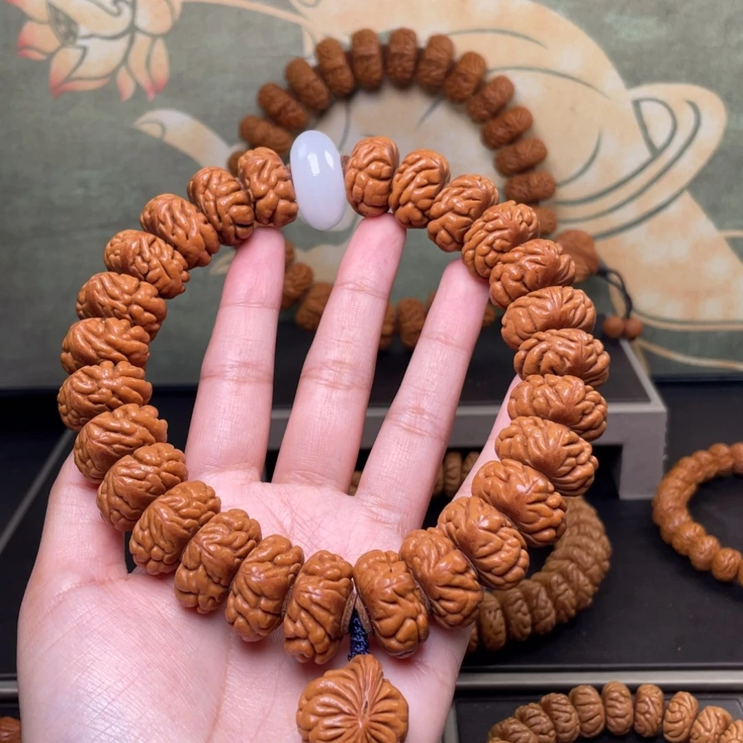 吊坠桃核22豹子头手持