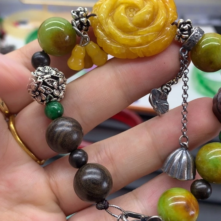 颈饰未镶嵌翡翠吊坠