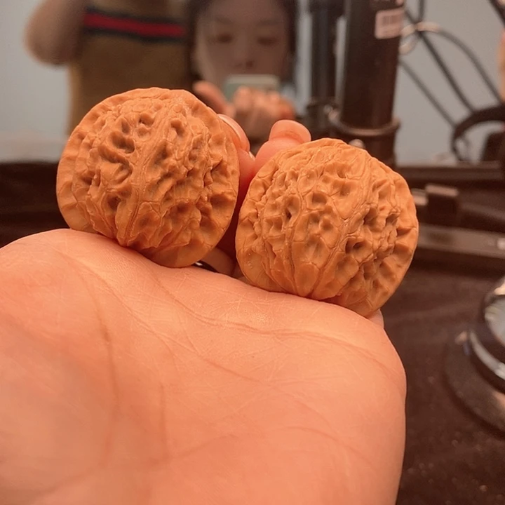 文玩核桃把件平顶9.9