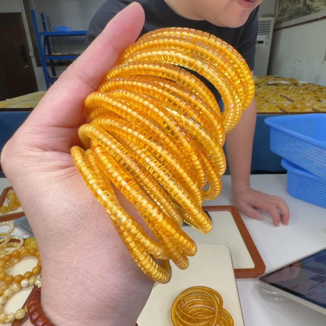 琥珀未镶嵌手链多样性发其一